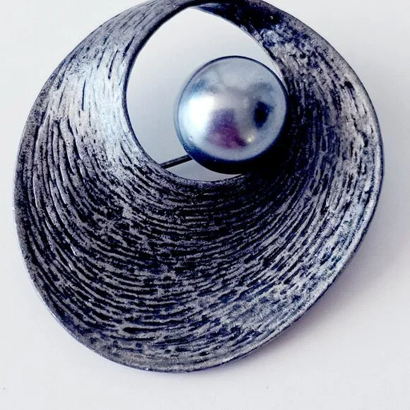 Brooch Lot - Picture 9 of 14